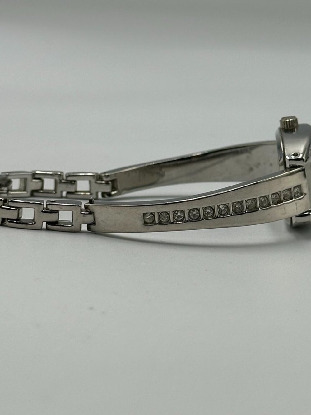 3/$30 L.E.I. Watch Women Silver Tone Barrel Case Rhinestone Accents 7" — image 8 of 8